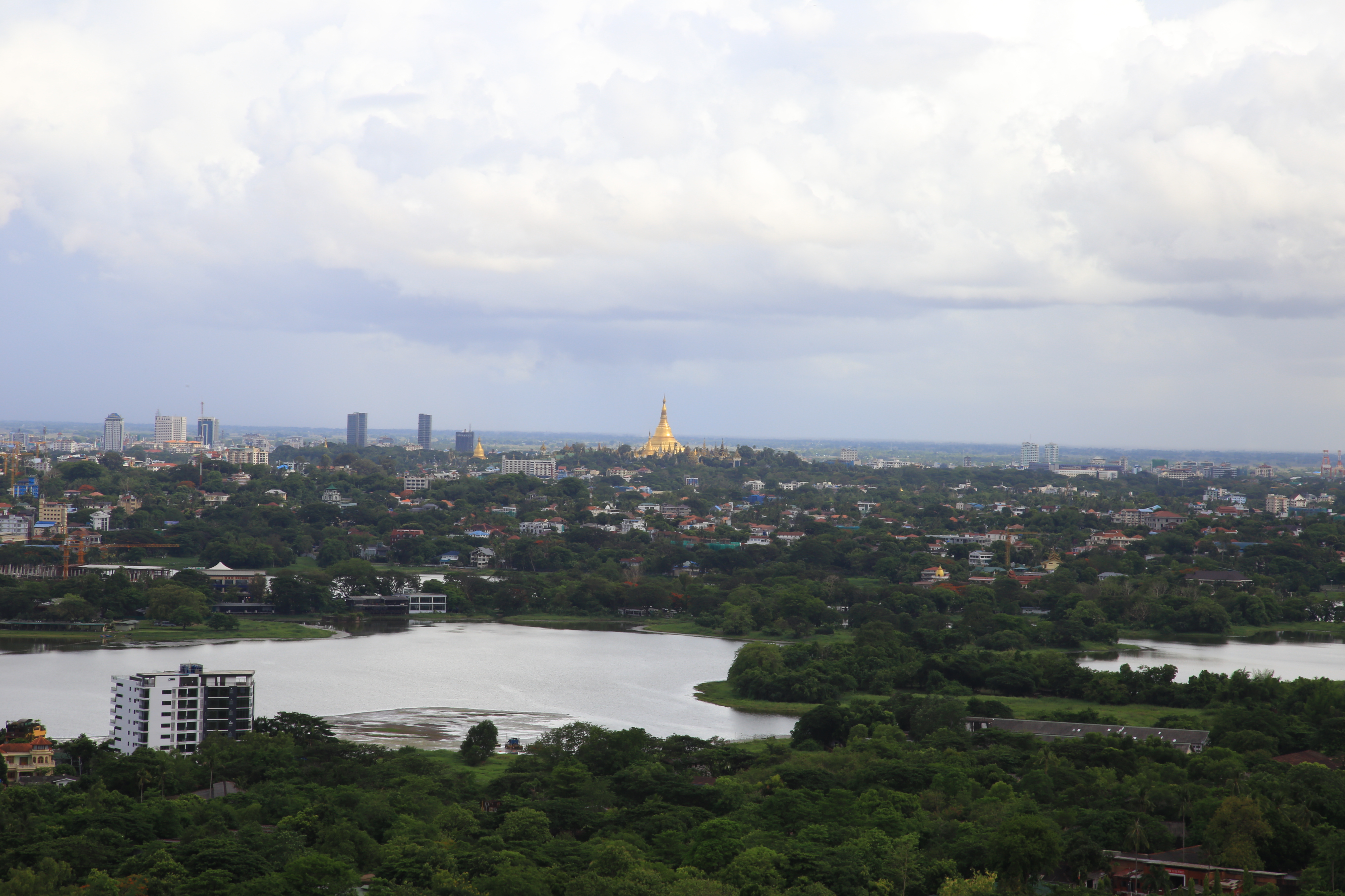 Shwedagon Pagoda & Inaya Lake Real View